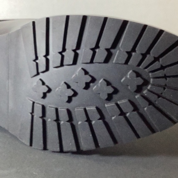 The Men's Store at Bloomingdale's
Men's Lace Up Cap Toe Boots - 100% Exc… - Picture 11 of 12